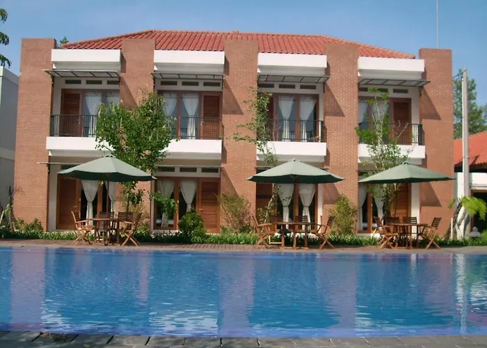Villa Bukit Pinus Bogor